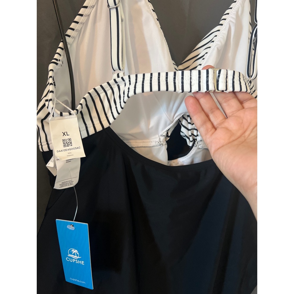 Cupshe Striped Twist Front Keyhole One Piece Swimsuit Black White XL - Picture 3 of 3